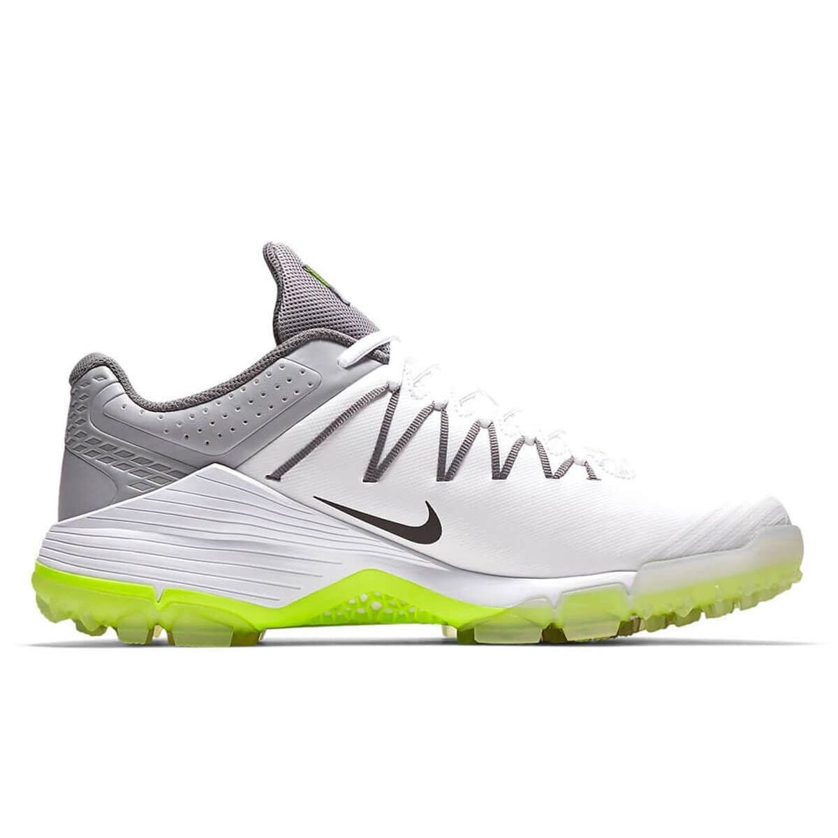 Nike cricket hot sale shoes 2019